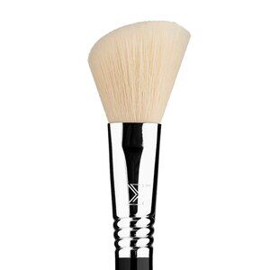Sigma Beauty - F40 LARGE ANGLED CONTOUR BRUSH